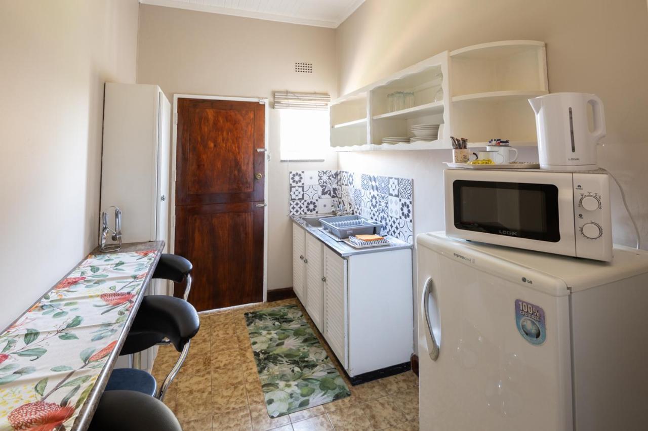 Opstal Gastehuis Potchefstroom Exteriör bild