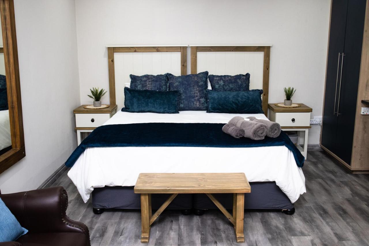 Opstal Gastehuis Potchefstroom Exteriör bild