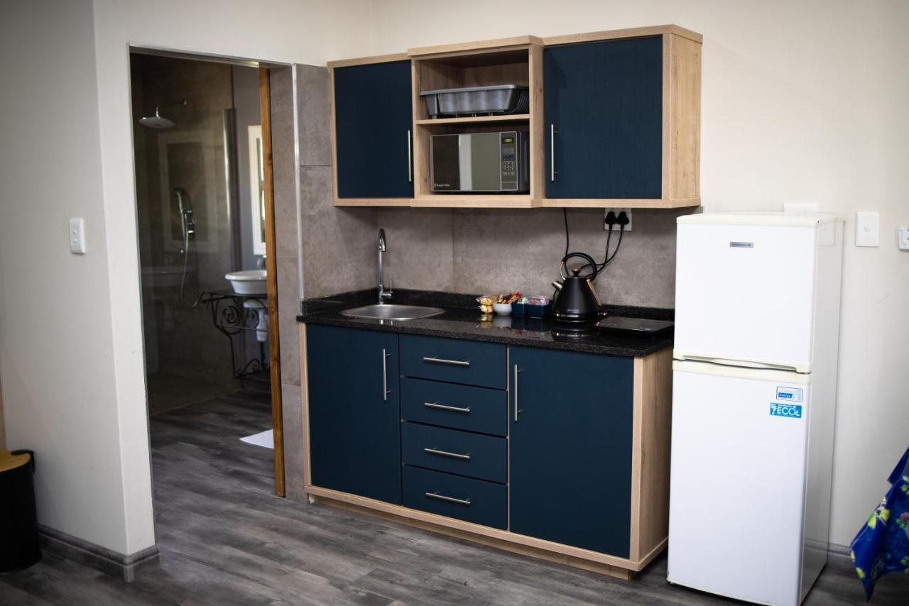 Opstal Gastehuis Potchefstroom Exteriör bild