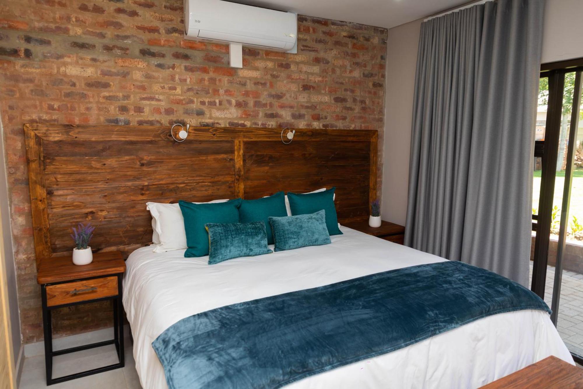 Opstal Gastehuis Potchefstroom Exteriör bild