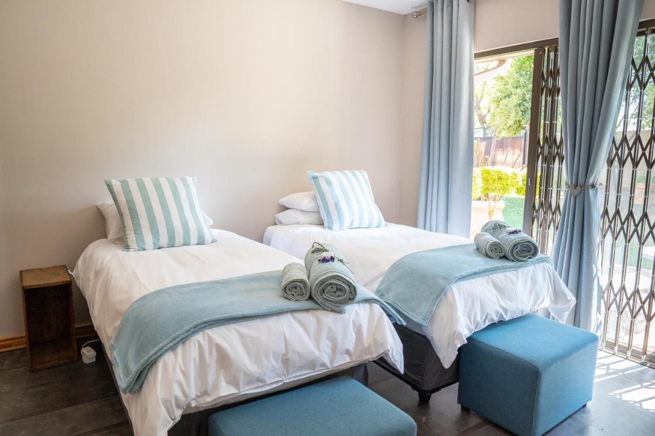 Opstal Gastehuis Potchefstroom Exteriör bild